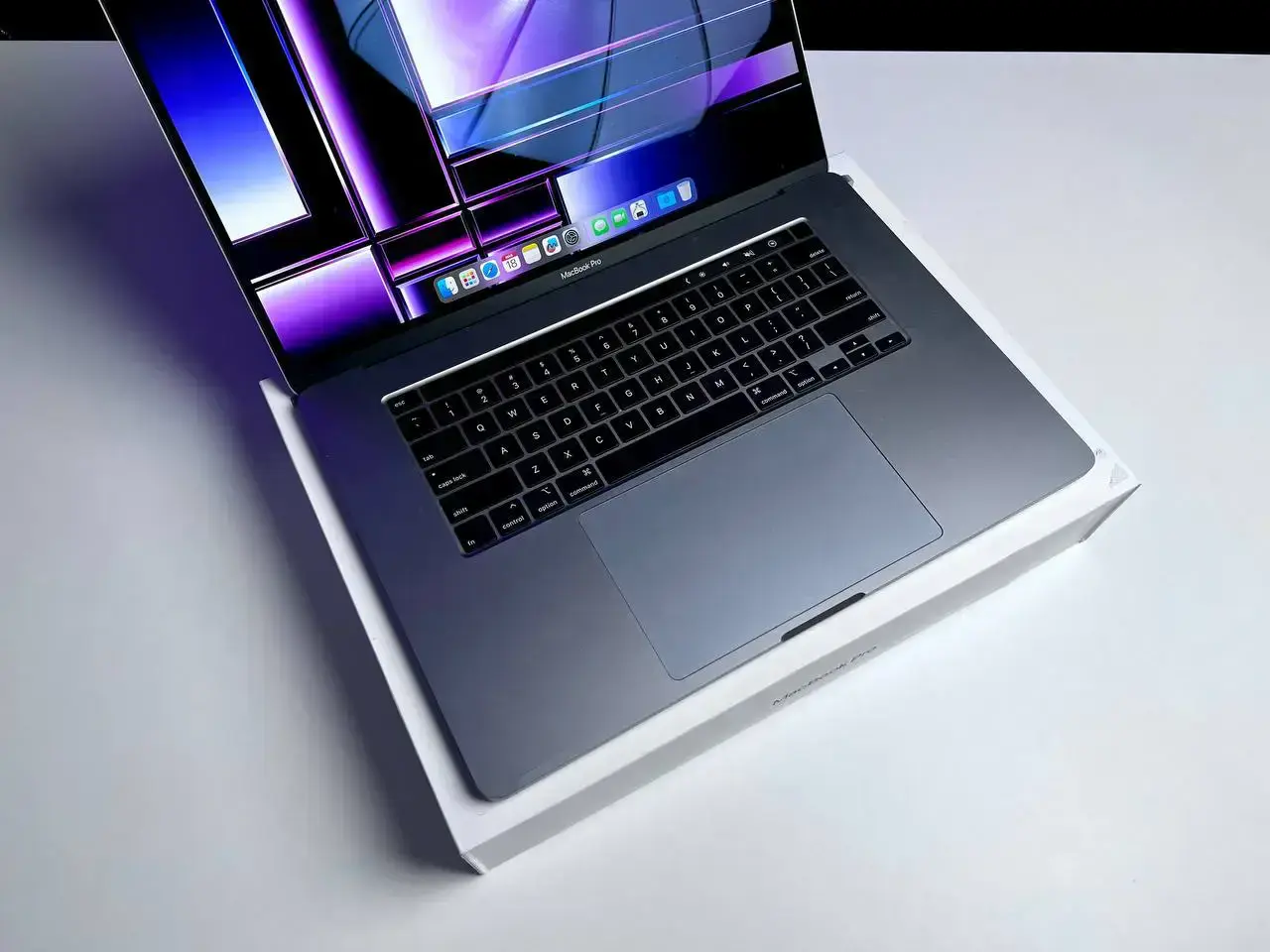 Б.У. MacBook Pro 16" Space Gray (MVVJ2) 2019, (i7/16GB/512GB) - Cycle 2