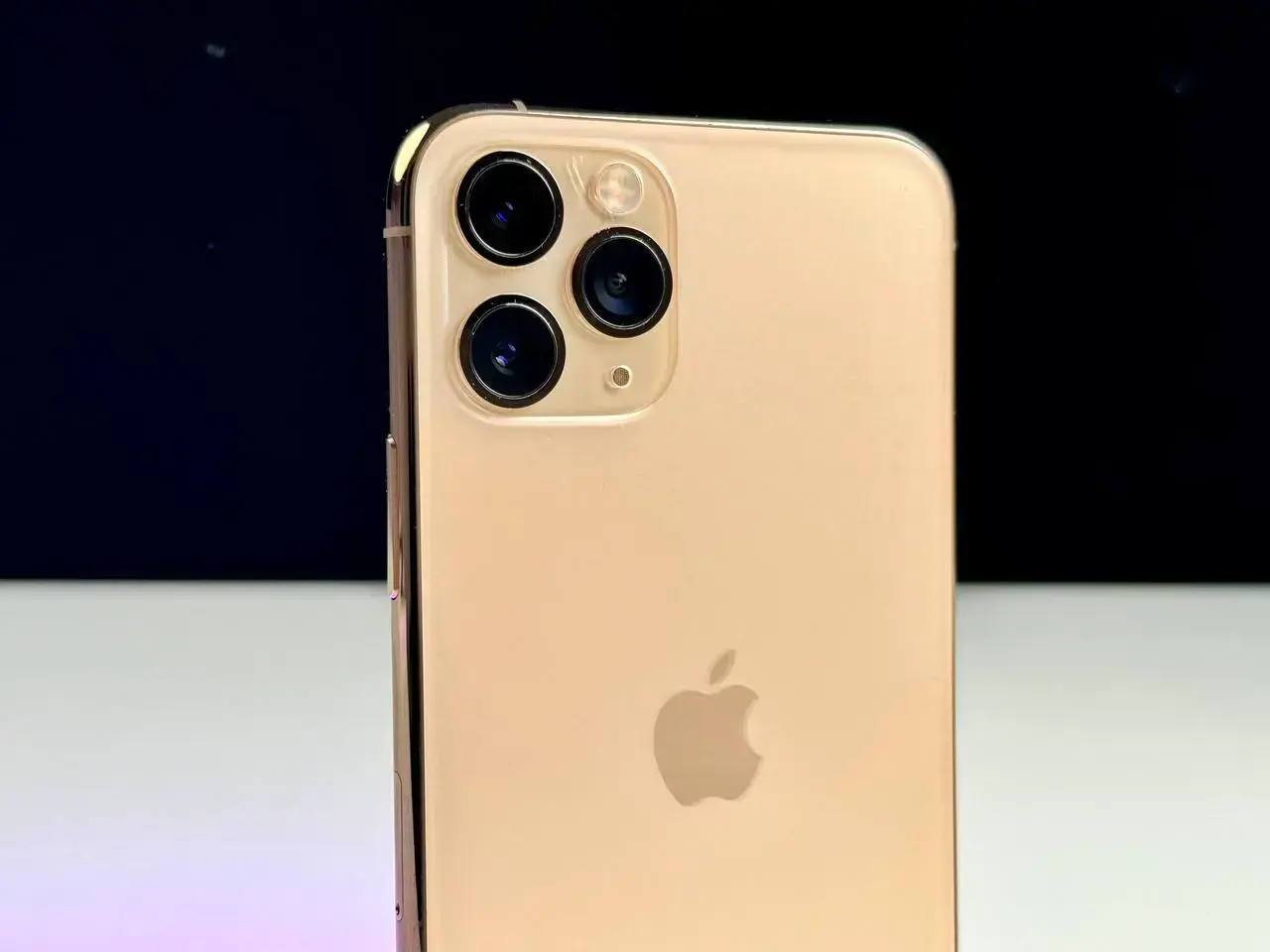 Б/У Apple iPhone 11 Pro 256GB Gold (MWCP2) - Состояние: удовлетворительный | Аккумулятор: 94% | Комплект: без комплекта | Гарантія: 1 мес.