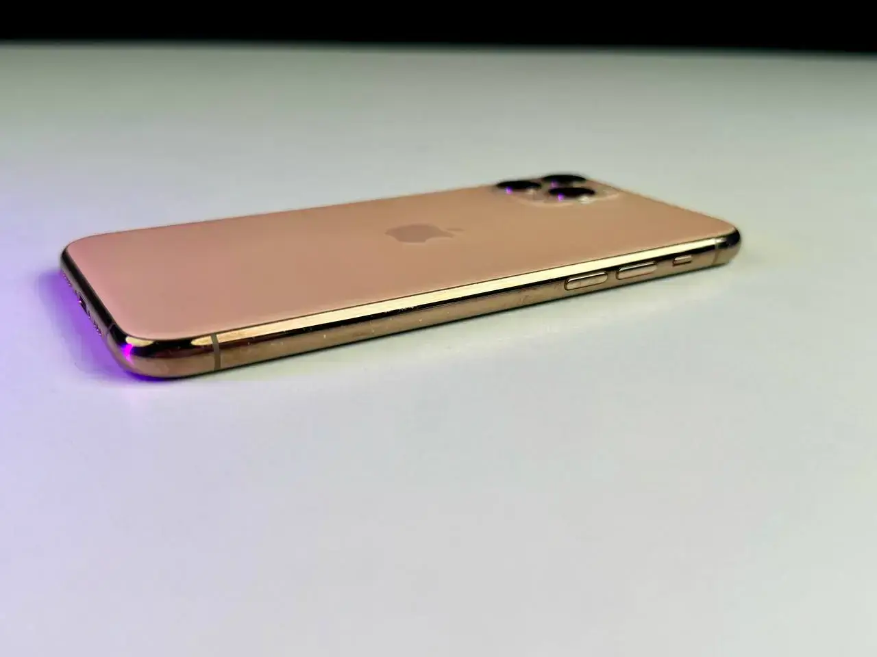 Б/У Apple iPhone 11 Pro 256GB Gold (MWCP2) - Состояние: удовлетворительный | Аккумулятор: 94% | Комплект: без комплекта | Гарантія: 1 мес.