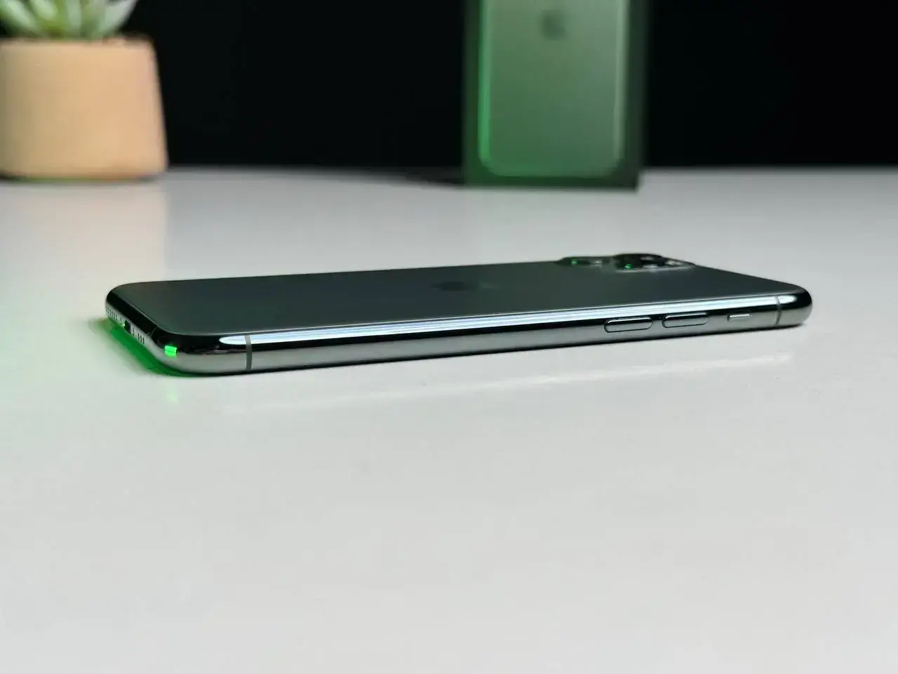 ВЖИВАНИЙ Apple iPhone 11 Pro 256GB Midnight Green (MWCQ2) - Стан: ідеальний | Комплект: коробка | Гарантія: 1 міс.