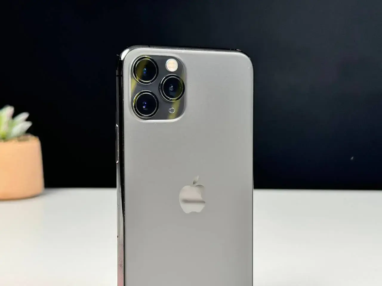 Б/У Apple iPhone 11 Pro 64GB Space Gray (MWC22) - Состояние: хороший | Аккумулятор: 100% | Комплект: кабель | Гарантія: 1 мес.