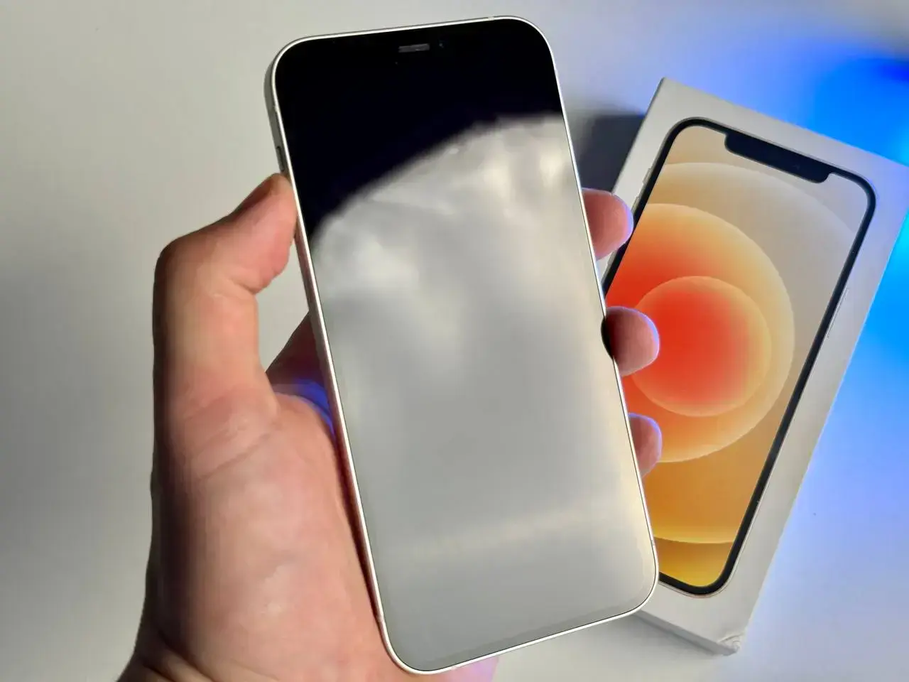 ВЖИВАНИЙ Apple iPhone 12 64GB White (MGH73, MGJ63) - Стан: гарний | Акумулятор: 100% | Комплект: коробка | Гарантія: 1 міс.