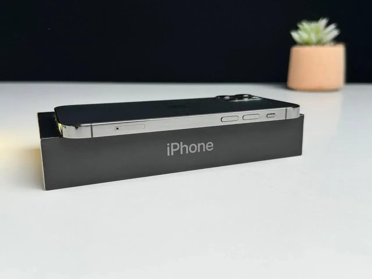 ВЖИВАНИЙ Apple iPhone 12 Pro 512GB Graphite (MGLX3, MGMU3) - Стан: гарний | Акумулятор: 80% | Комплект: коробка, кабель | Гарантія: 1 міс.