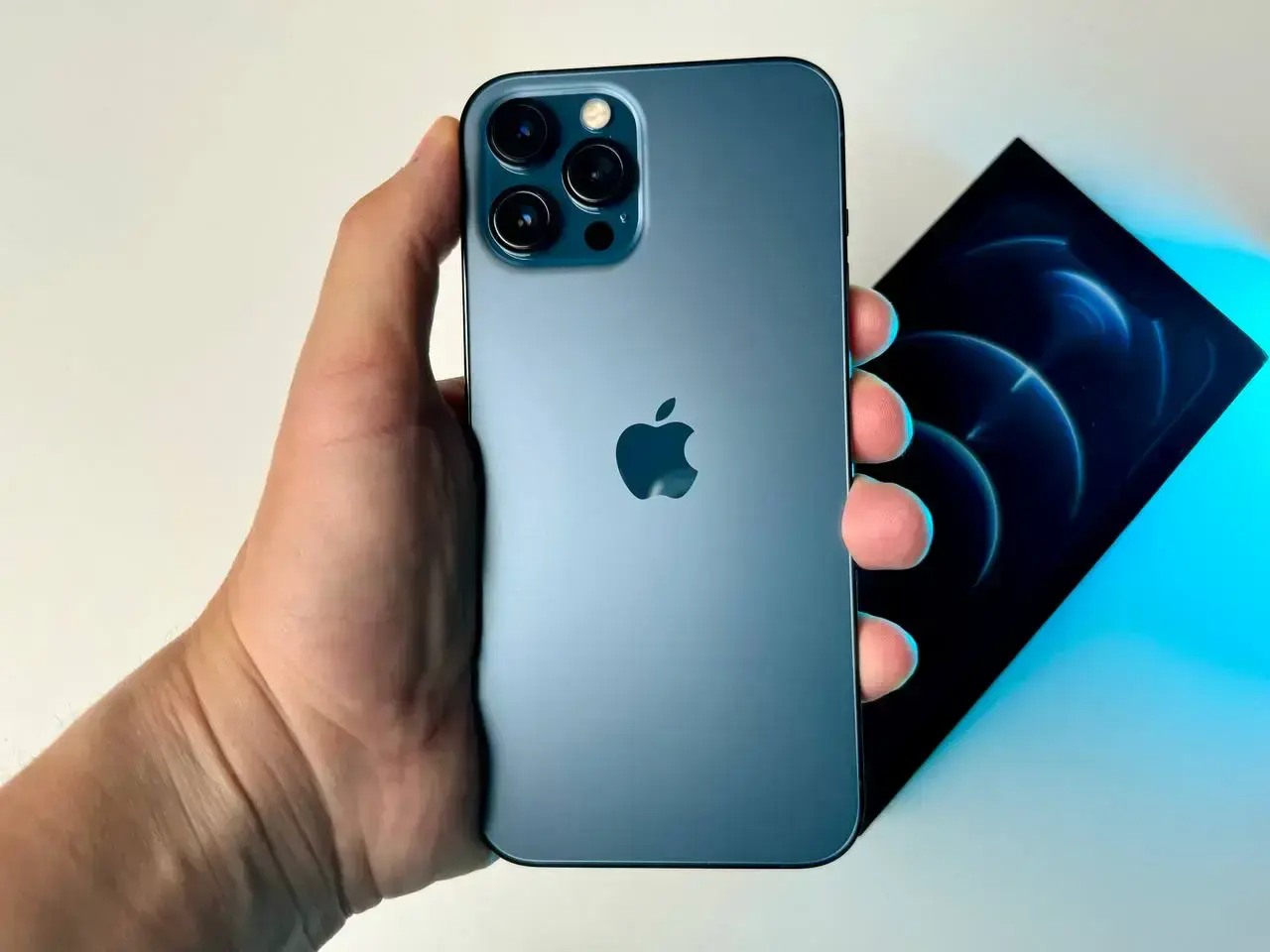 ВЖИВАНИЙ Apple iPhone 12 Pro Max 256GB Pacific Blue (MGCN3, MGDF3) - Стан: гарний | Акумулятор: 100% | Комплект: повний | Гарантія: 1 міс.