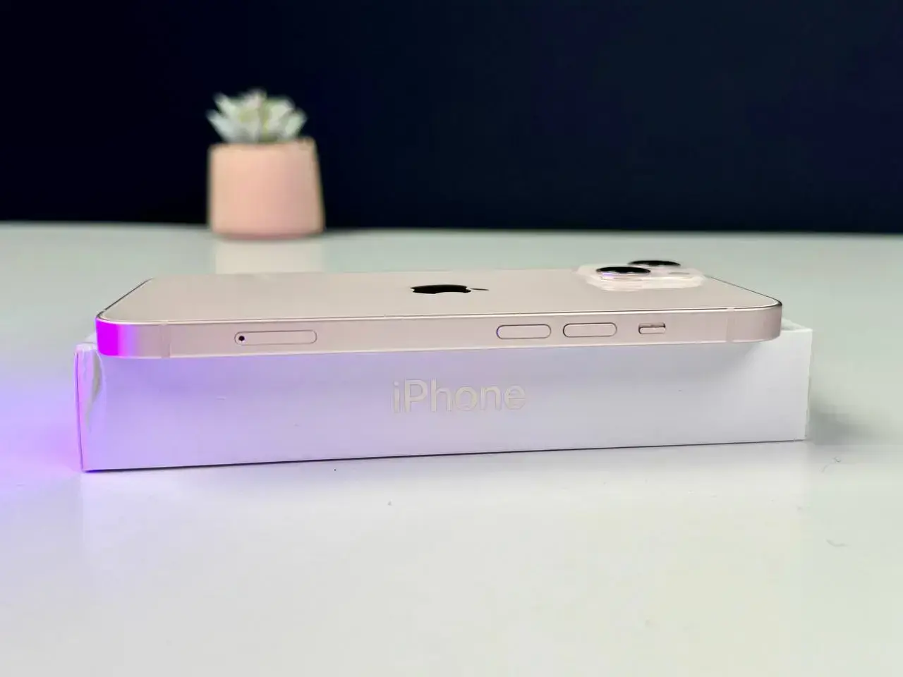 ВЖИВАНИЙ Apple iPhone 13 256GB Pink (MLMY3, MLQ83) - Стан: ідеальний | Акумулятор: 100% | Комплект: повний | Гарантія: 1 міс.