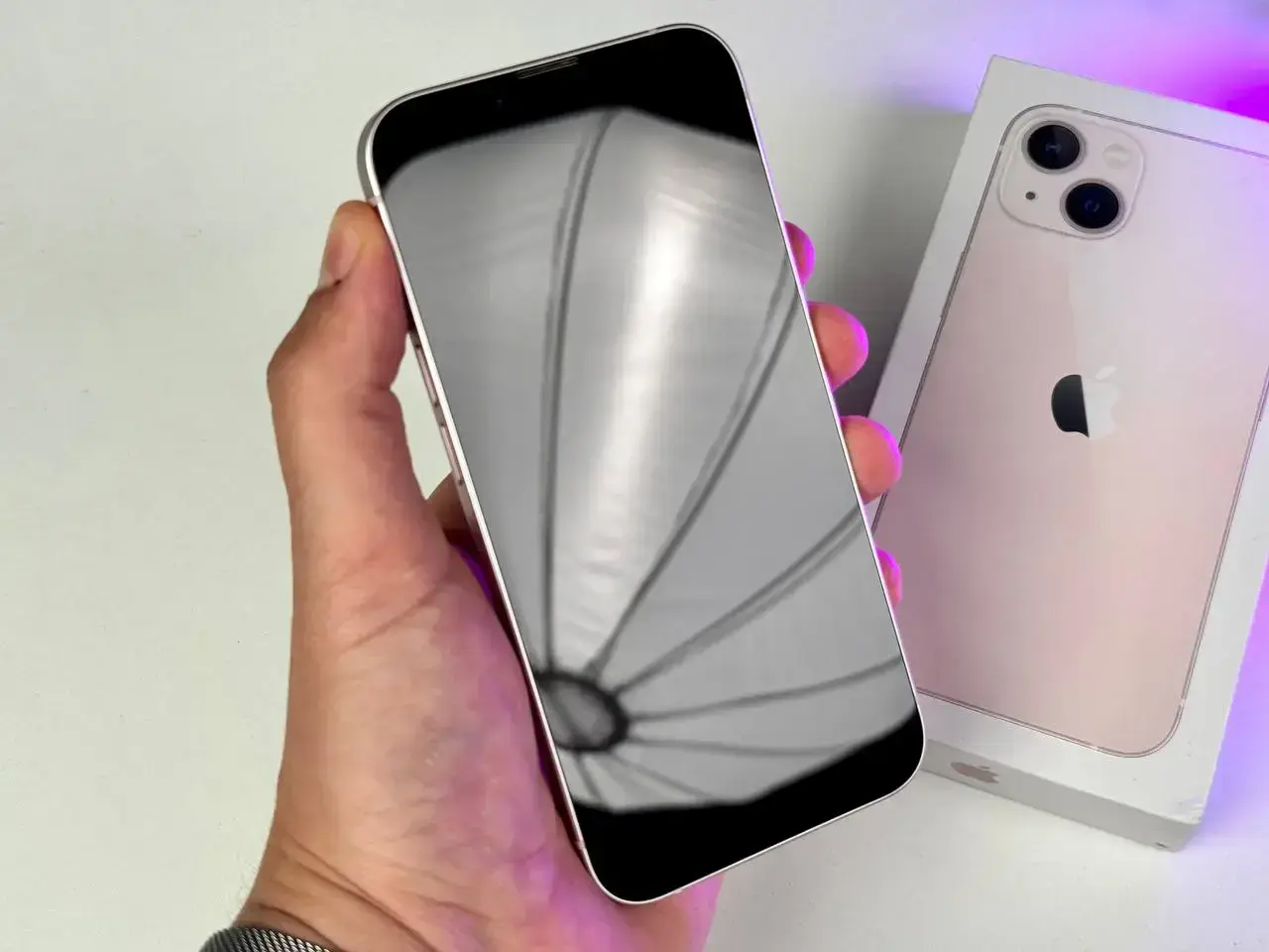 ВЖИВАНИЙ Apple iPhone 13 256GB Pink (MLMY3, MLQ83) - Стан: ідеальний | Акумулятор: 100% | Комплект: повний | Гарантія: 1 міс.