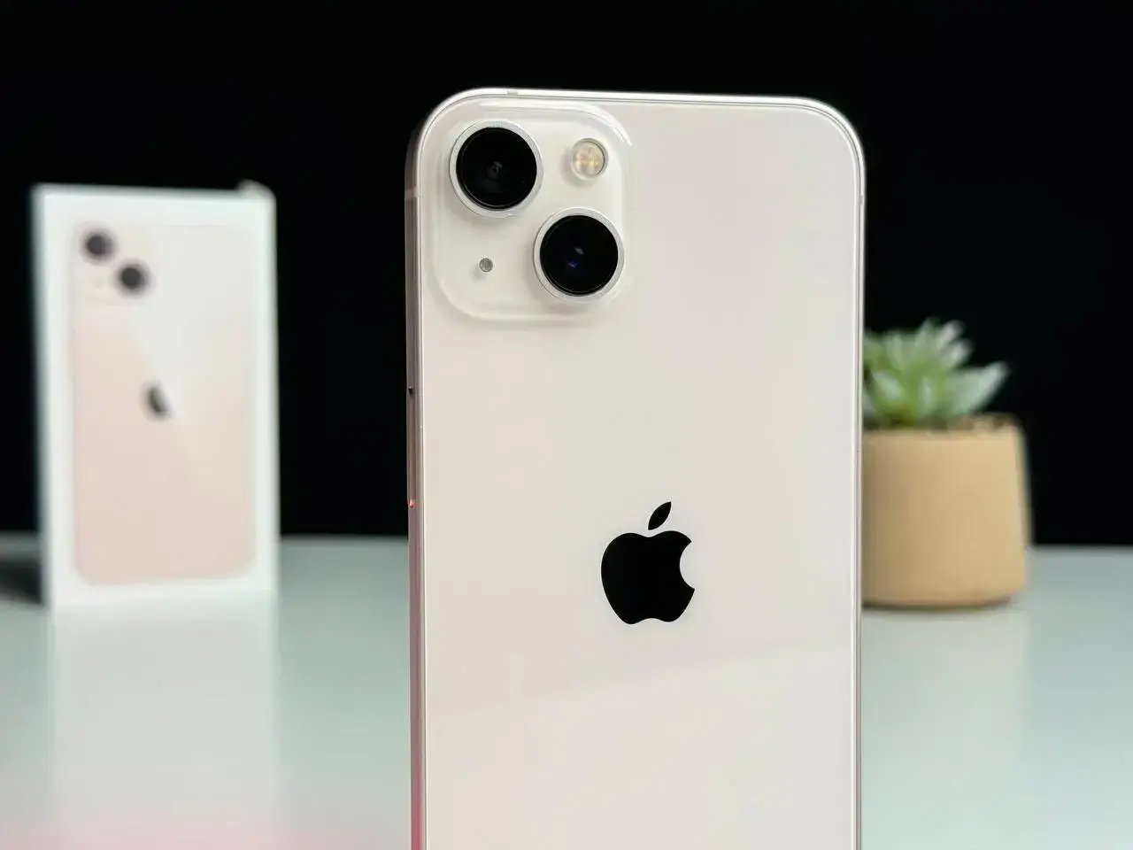 ВЖИВАНИЙ Apple iPhone 13 256GB Pink (MLMY3, MLQ83) - Стан: ідеальний | Акумулятор: 90% | Комплект: повний | Гарантія: 1 міс.