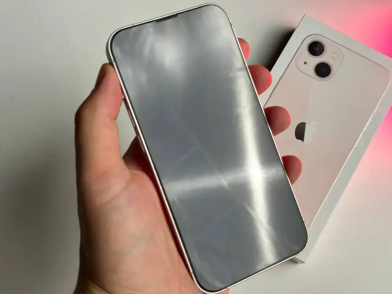 ВЖИВАНИЙ Apple iPhone 13 256GB Pink (MLMY3, MLQ83) - Стан: ідеальний | Акумулятор: 90% | Комплект: повний | Гарантія: 1 міс.