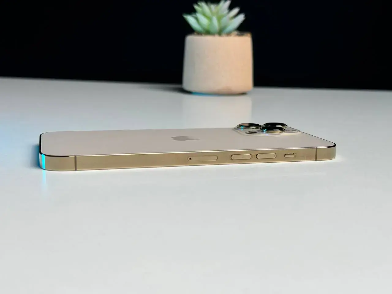 Б/У Apple iPhone 13 Pro Max 256GB Gold (MLKU3, MLLD3) - Состояние: хороший | Аккумулятор: 85% | Комплект: без комплекта | Гарантія: 1 мес.