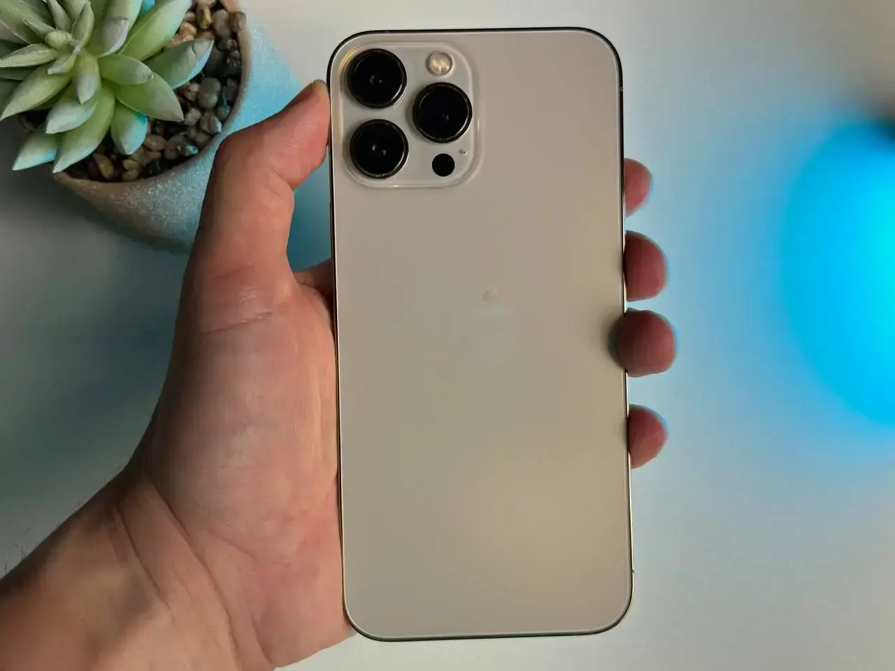 Б/У Apple iPhone 13 Pro Max 256GB Gold (MLKU3, MLLD3) - Состояние: хороший | Аккумулятор: 85% | Комплект: без комплекта | Гарантія: 1 мес.