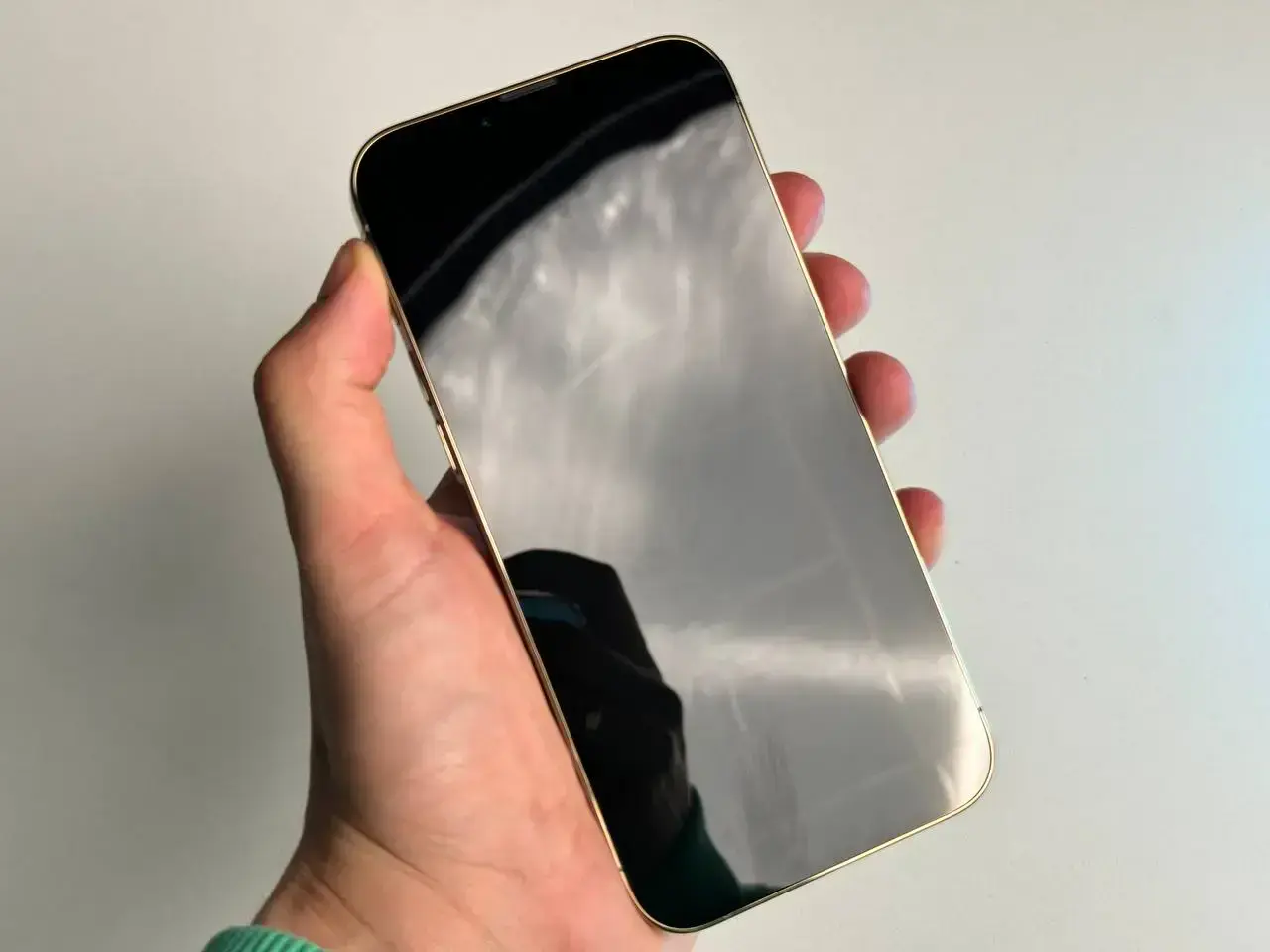 Б/У Apple iPhone 13 Pro Max 256GB Gold (MLKU3, MLLD3) - Состояние: хороший | Аккумулятор: 85% | Комплект: без комплекта | Гарантія: 1 мес.