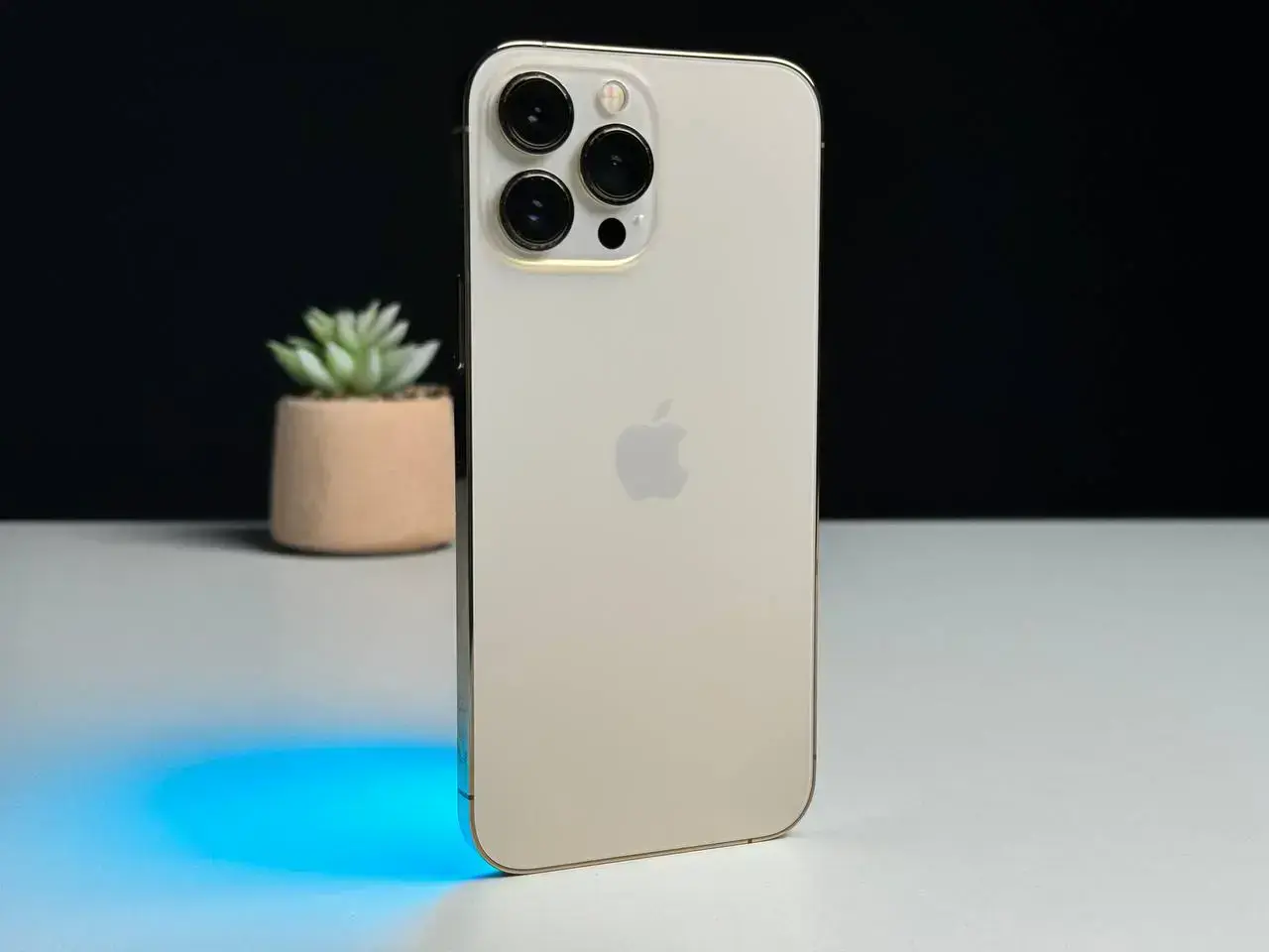 Б/У Apple iPhone 13 Pro Max 256GB Gold (MLKU3, MLLD3) - Состояние: хороший | Аккумулятор: 85% | Комплект: без комплекта | Гарантія: 1 мес.