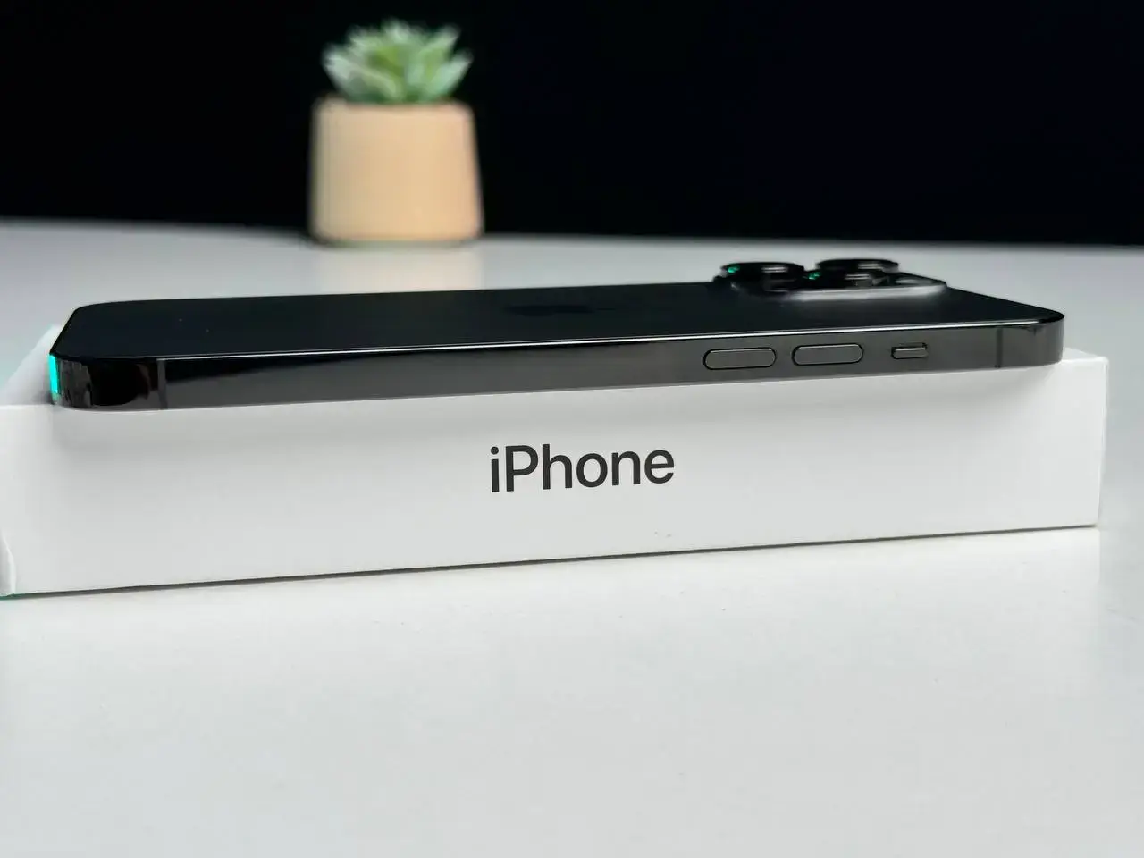 ВЖИВАНИЙ Apple iPhone 14 Pro Max 128GB Space Black eSim (MQ8N3) - Стан: ідеальний | Акумулятор: 95% | Комплект: повний | Гарантія: 1 міс.