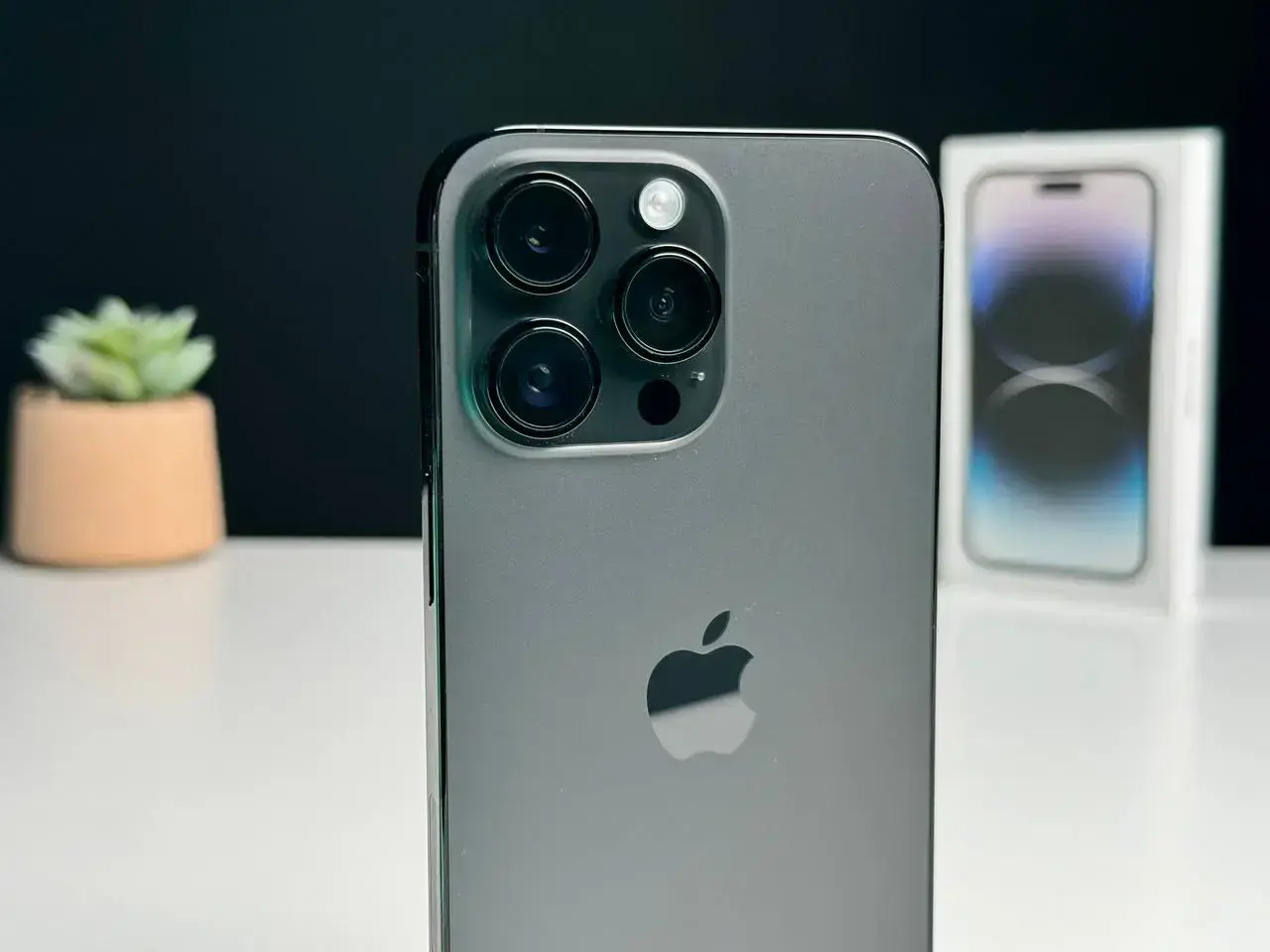 ВЖИВАНИЙ Apple iPhone 14 Pro Max 128GB Space Black eSim (MQ8N3) - Стан: ідеальний | Акумулятор: 95% | Комплект: повний | Гарантія: 1 міс.