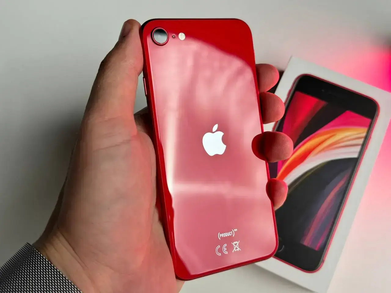 ВЖИВАНИЙ Apple iPhone SE 2020 128GB Product Red (MXD22) - Стан: задовільний | Акумулятор: 85% | Комплект: коробка | Гарантія: 1 міс.