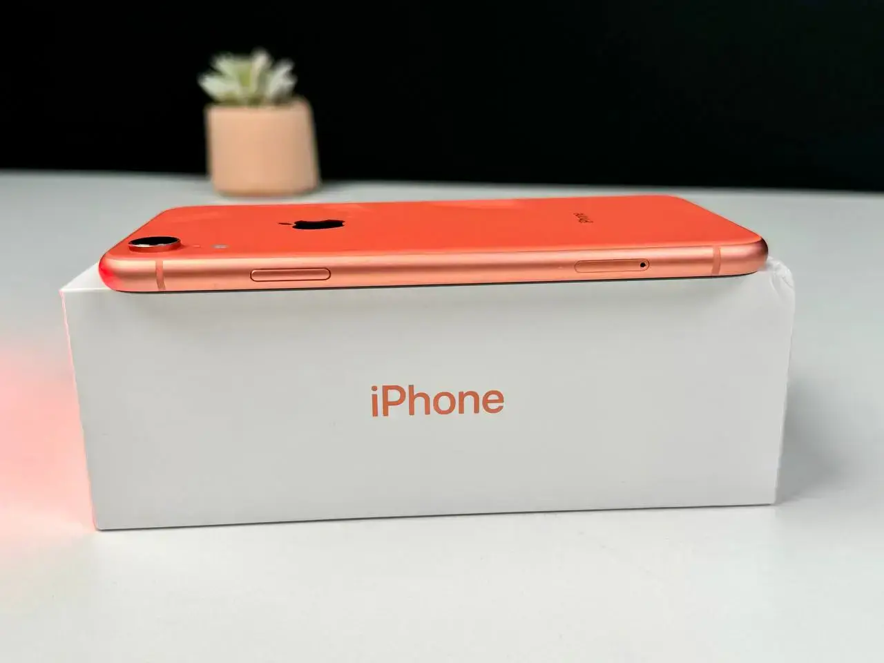 Б/У Apple iPhone XR 64GB Coral (MRY82) - Состояние: хороший | Аккумулятор: 100% | Комплект: коробка, блок питания | Гарантія: 1 мес.