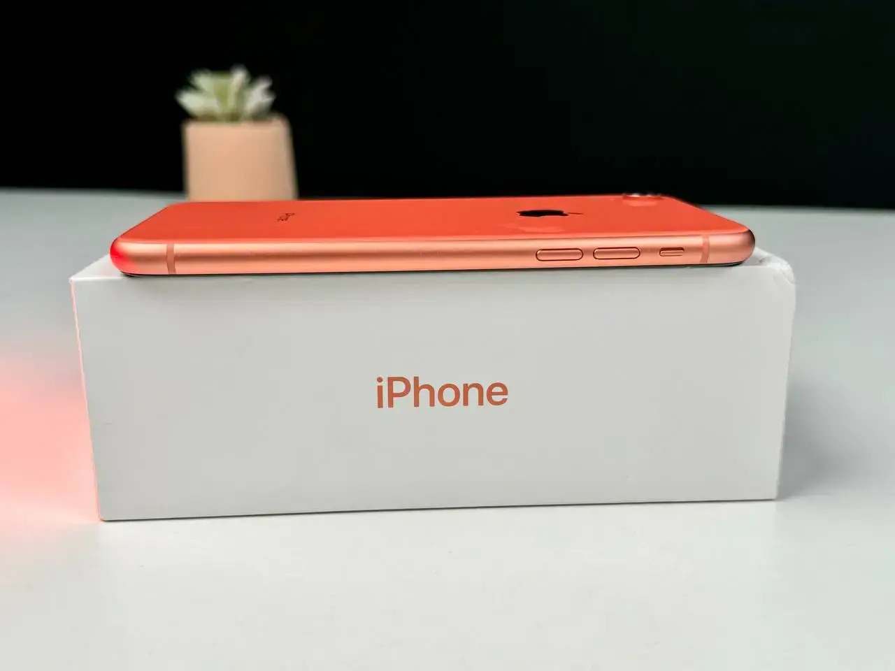 Б/У Apple iPhone XR 64GB Coral (MRY82) - Состояние: хороший | Аккумулятор: 100% | Комплект: коробка, блок питания | Гарантія: 1 мес.