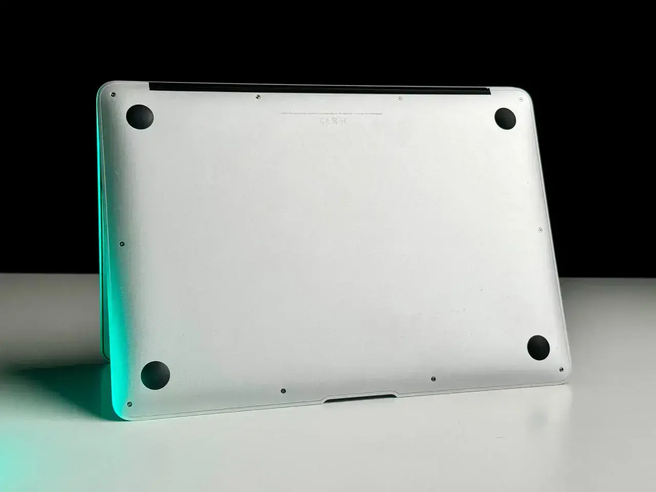 Б/У MacBook Air 13" (MQD32) 2017 - Состояние: хороший | Аккумулятор: 100% | Комплект: блок питания, кабель | Гарантія: 1 мес.