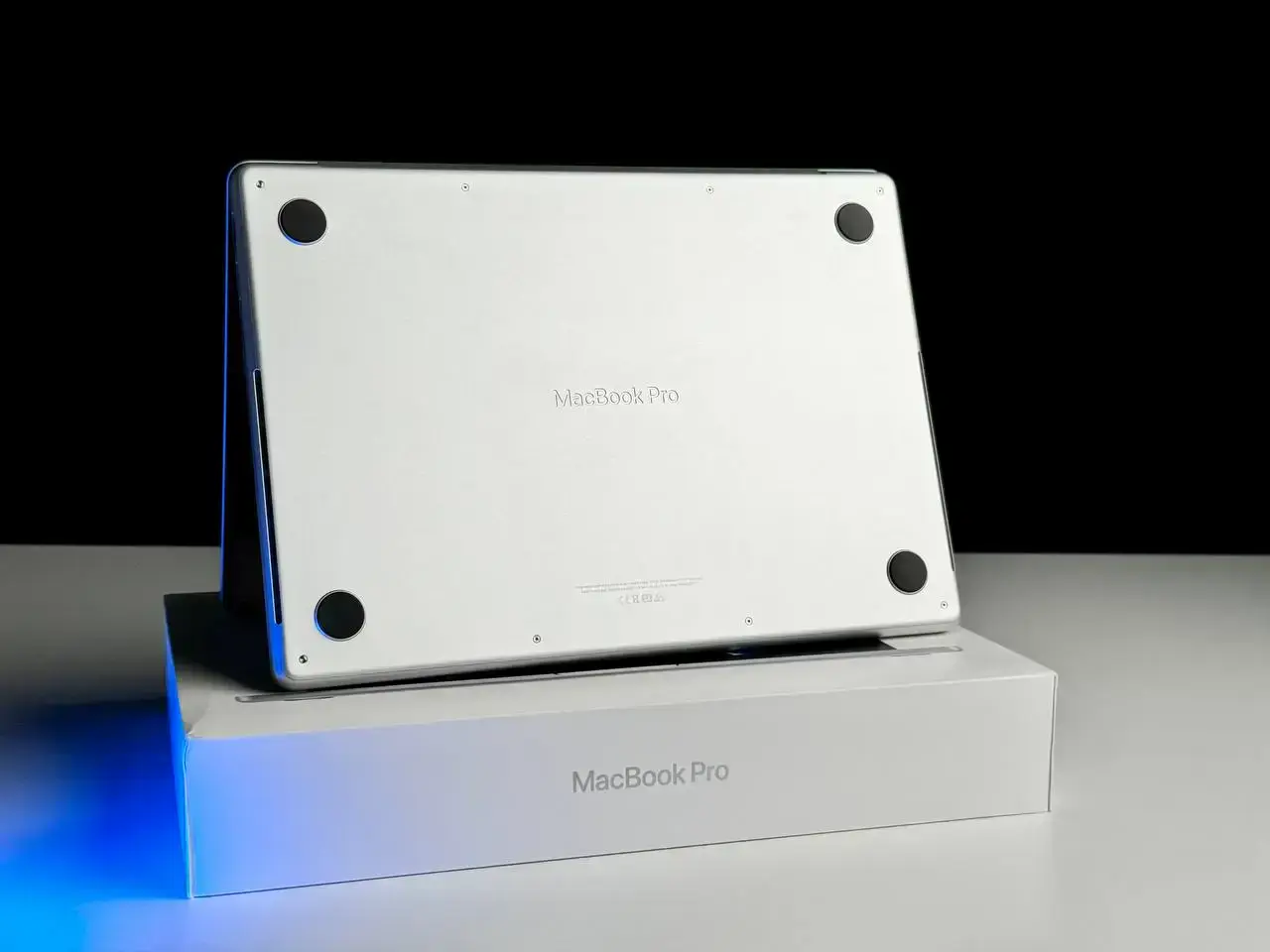 Б/У MacBook Pro 14" Silver (MKGT3) 2021 - Состояние: идеальный | Аккумулятор: 95% | Комплект: полный | Гарантія: 1 мес.