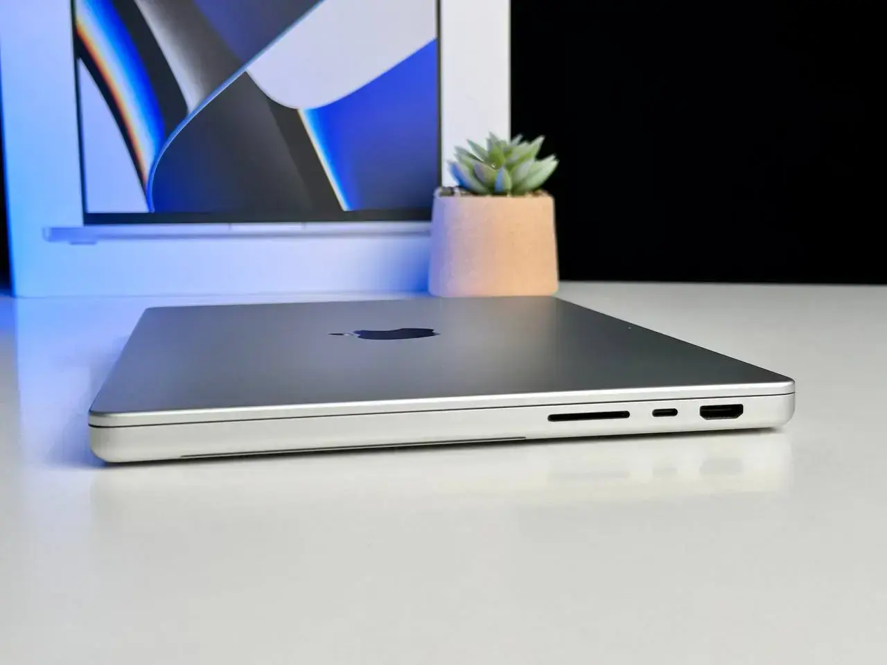 Б/У MacBook Pro 14" Silver (MKGT3) 2021 - Состояние: идеальный | Аккумулятор: 95% | Комплект: полный | Гарантія: 1 мес.