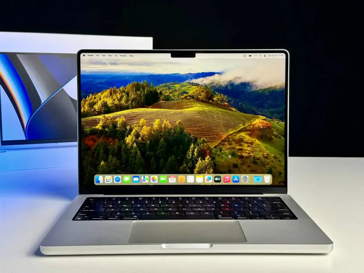 Б/У MacBook Pro 14" Silver (MKGT3) 2021 - Состояние: идеальный | Аккумулятор: 95% | Комплект: полный | Гарантія: 1 мес.