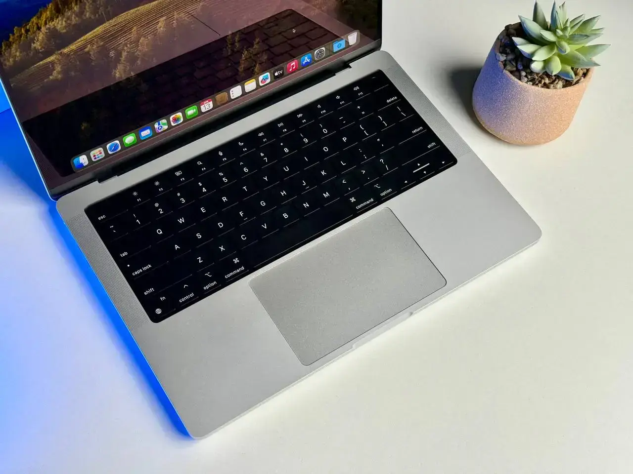 Б/У MacBook Pro 14" Silver (MKGT3) 2021 - Состояние: идеальный | Аккумулятор: 95% | Комплект: полный | Гарантія: 1 мес.