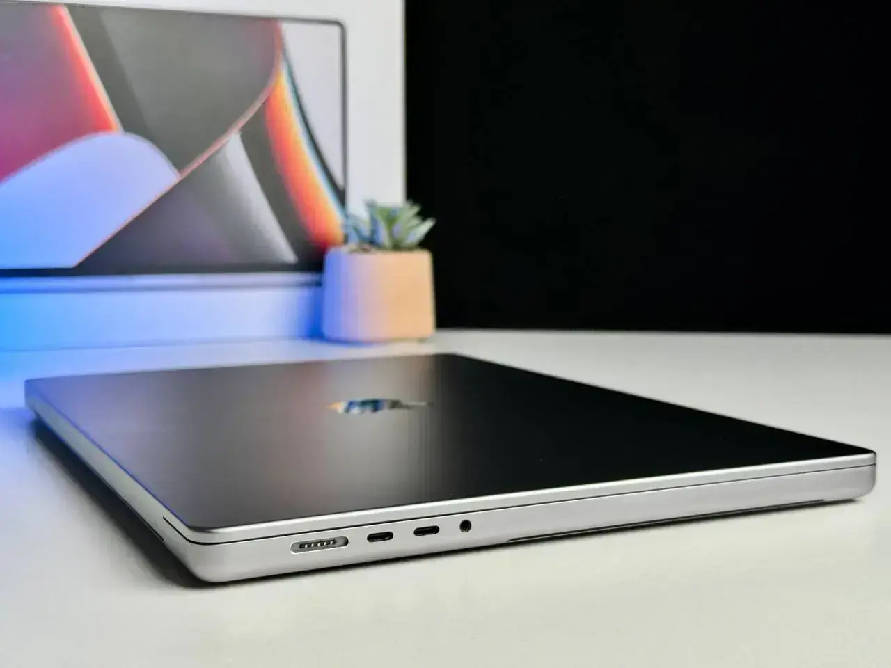 ВЖИВАНИЙ MacBook Pro 16" Space Gray (Z14V0016E) 2021 Стан: гарний | Комплект: повний | Гарантія: 1 міс. | 🔋 99%