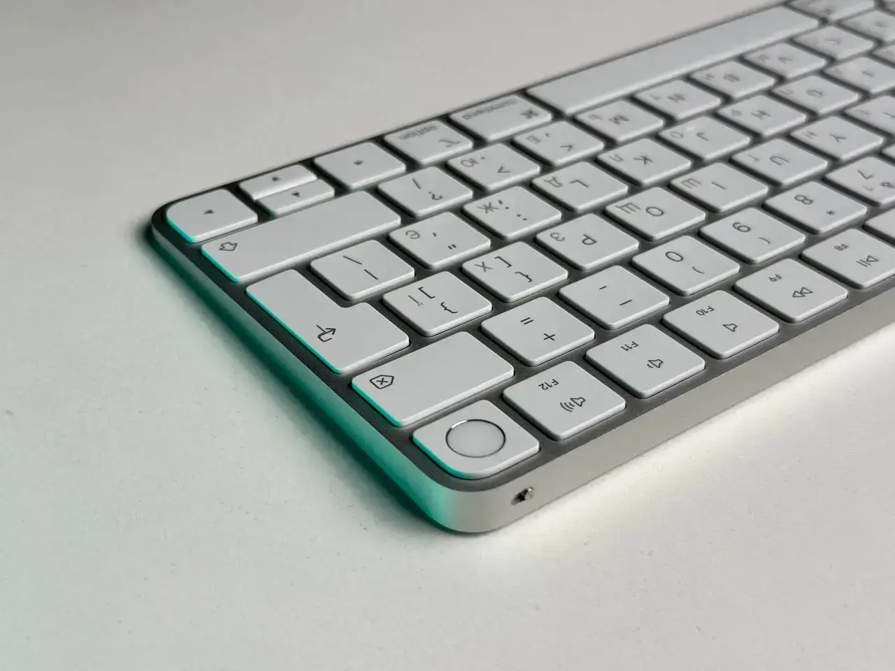 УЦЕНКА, Apple Magic Keyboard с Touch ID для Mac models with Apple silicon (MK293)