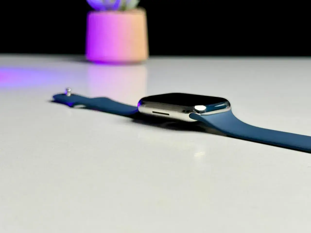 УЦЕНКА Apple Watch Series 9 GPS + Cellular 45mm Silver Stainless Steel Case with Storm Blue Sport Band - M/L (MRMP3) - Состояние: новый | Аккумулятор: 100% | Комплект: кабель | Гарантія: 1 мес.