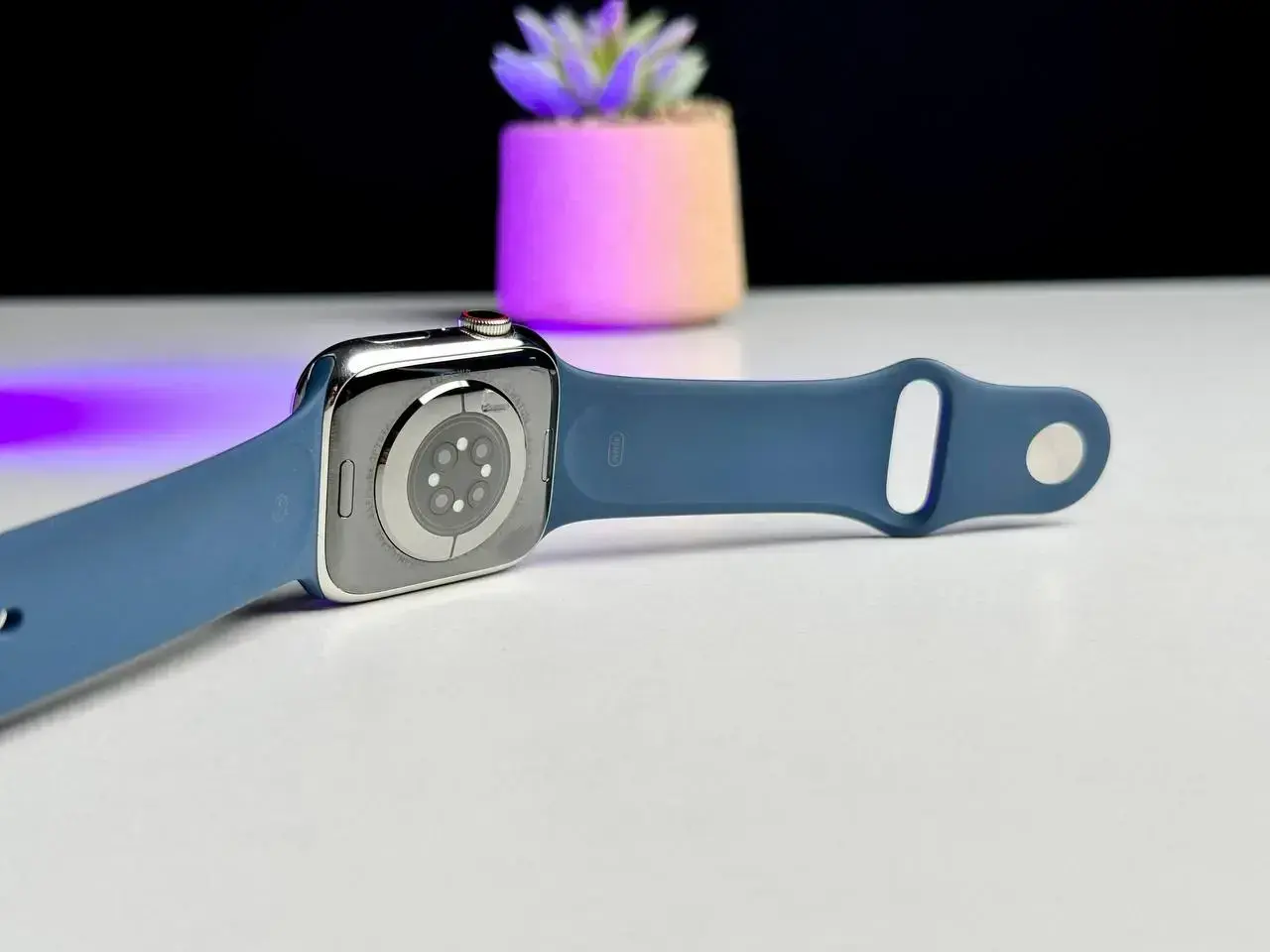 УЦЕНКА Apple Watch Series 9 GPS + Cellular 45mm Silver Stainless Steel Case with Storm Blue Sport Band - M/L (MRMP3) - Состояние: новый | Аккумулятор: 100% | Комплект: кабель | Гарантія: 1 мес.