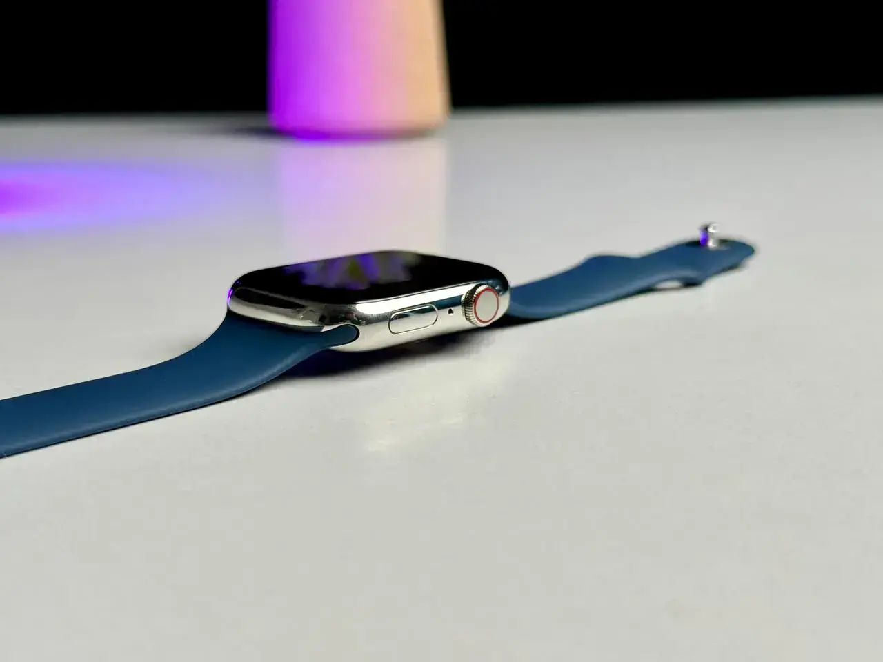 УЦЕНКА Apple Watch Series 9 GPS + Cellular 45mm Silver Stainless Steel Case with Storm Blue Sport Band - M/L (MRMP3) - Состояние: новый | Аккумулятор: 100% | Комплект: кабель | Гарантія: 1 мес.