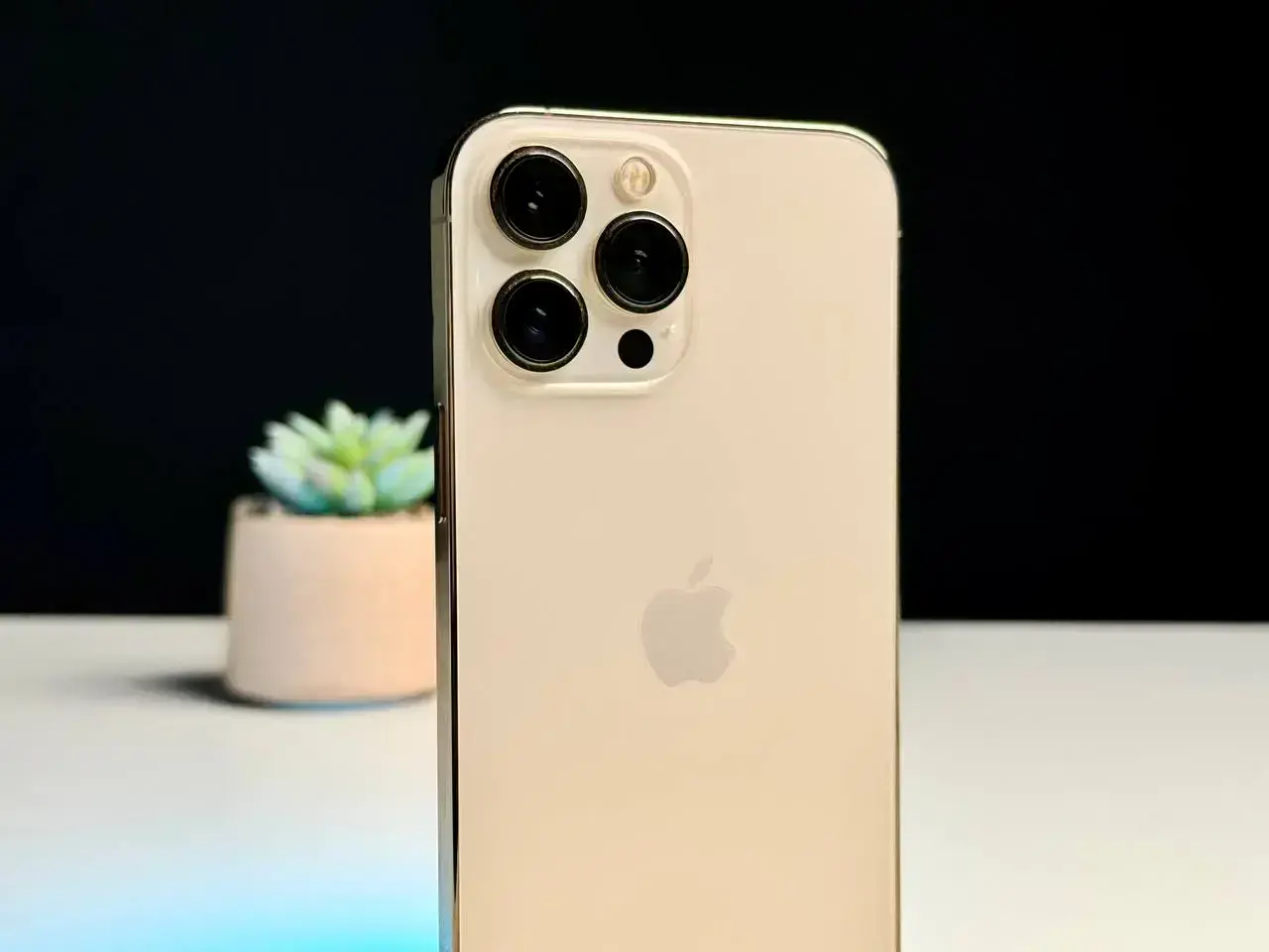 ВЖИВАНИЙ Apple iPhone 13 Pro Max 1TB Gold (MLL43, MLLM3)