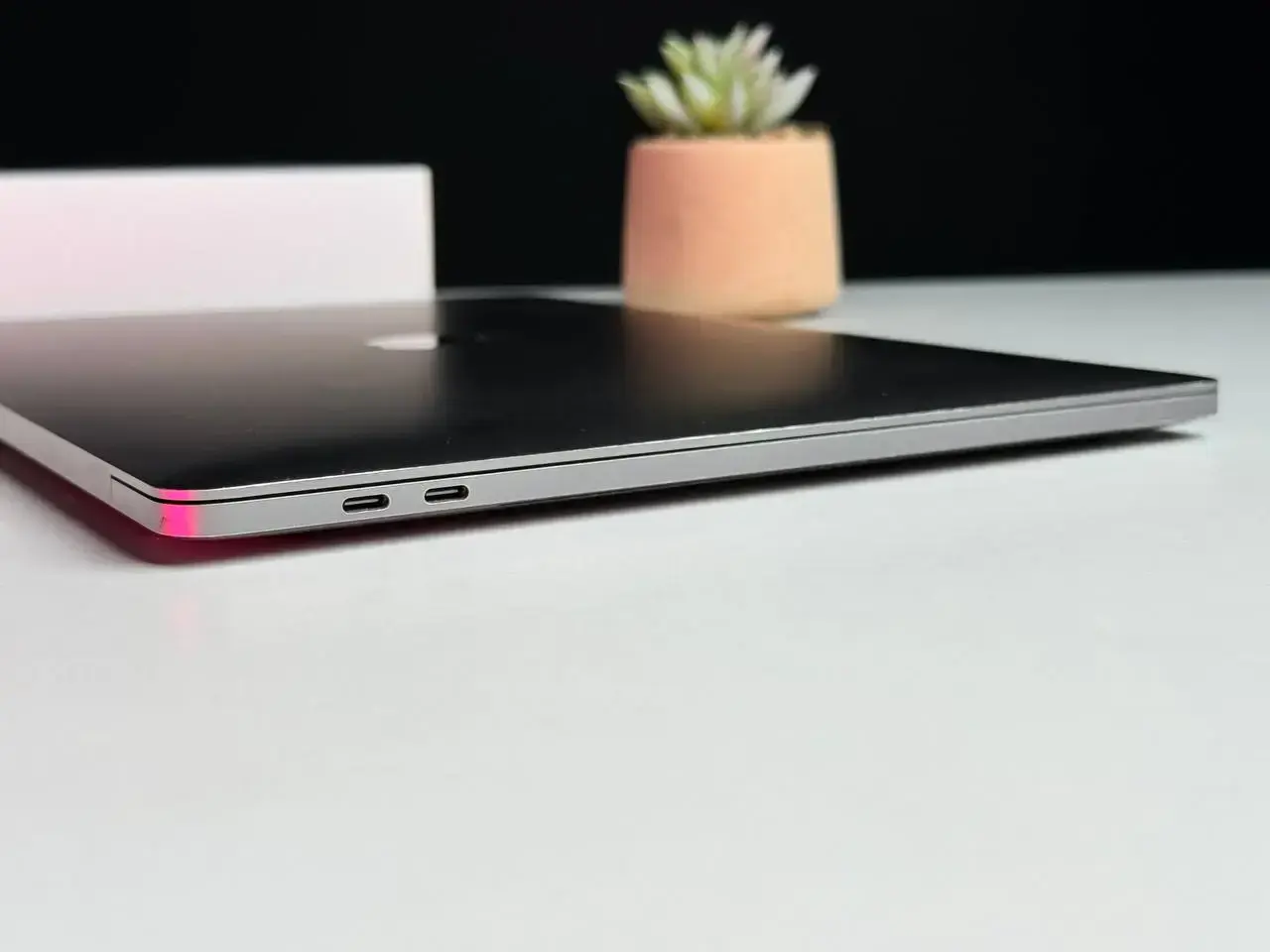 MacBook Pro 15" Space Gray (MR932) 2018 (Состояние - хорошее. Комплект - полный | гарантия - 1 мес.) - Cycle 1