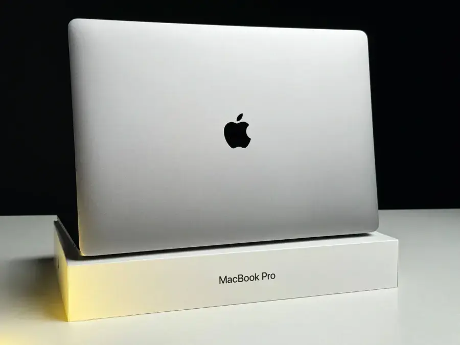 MacBook Pro 15" Space Gray (MR932) 2018 (Состояние - хорошее. Комплект - полный | гарантия - 1 мес.) - Cycle 26