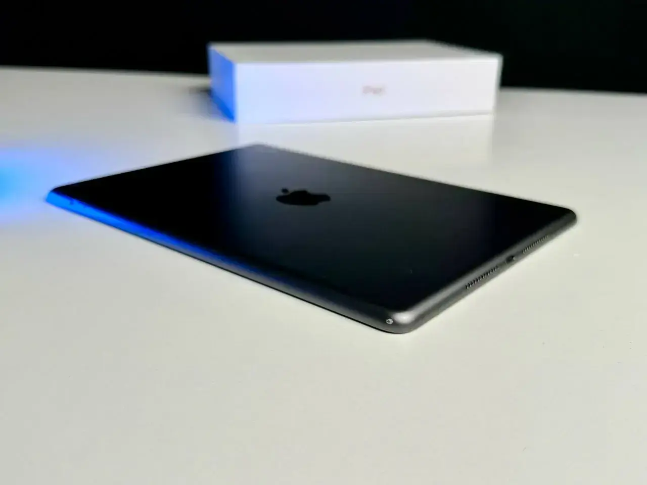 ВЖИВАНИЙ Apple iPad 10.2" Wi-Fi 32GB Space Gray (MW742) - Стан: гарний | Акумулятор: 94% | Комплект: кабель | Гарантія: 1 міс.