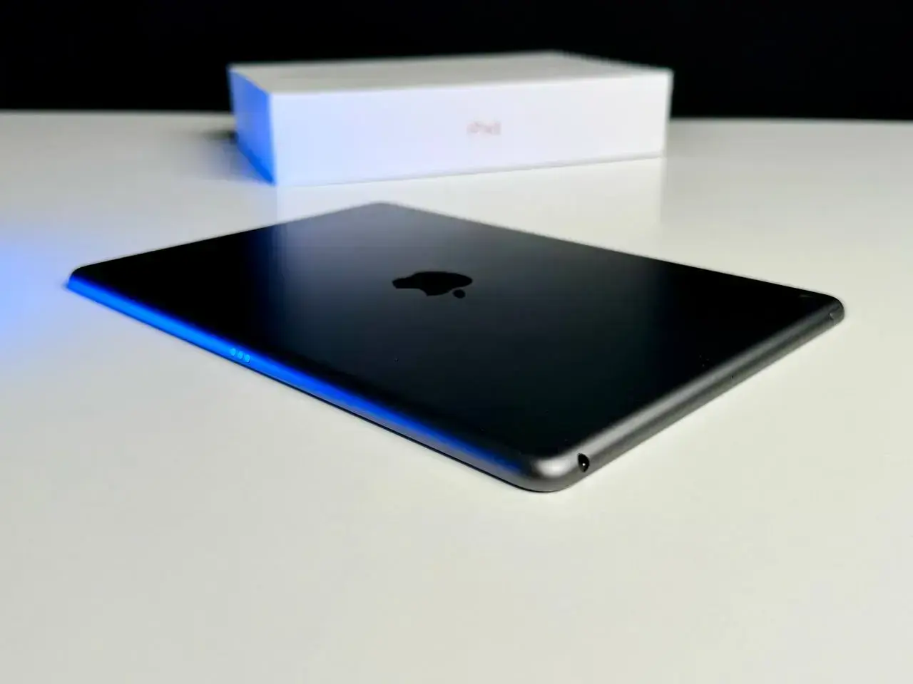 ВЖИВАНИЙ Apple iPad 10.2" Wi-Fi 32GB Space Gray (MW742) - Стан: гарний | Акумулятор: 94% | Комплект: кабель | Гарантія: 1 міс.
