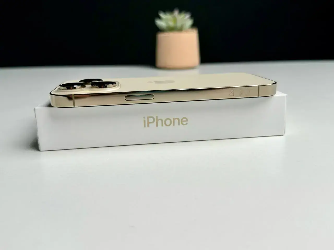ВЖИВАНИЙ Apple iPhone 14 Pro 128GB Gold (MQ083) - Стан: ідеальний | Акумулятор: 89% | Комплект: повний | Гарантія: 1 міс.
