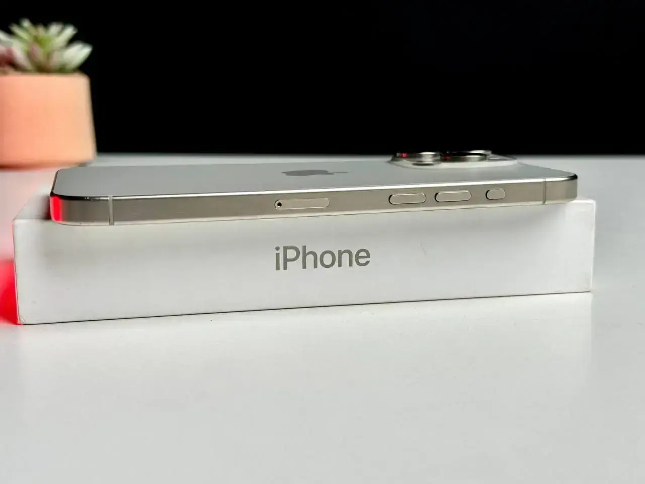 ВЖИВАНИЙ Apple iPhone 15 Pro Max 256GB Natural Titanium (MU793) - Стан: гарний | Акумулятор: 100% | Комплект: повний | Гарантія: 1 міс.