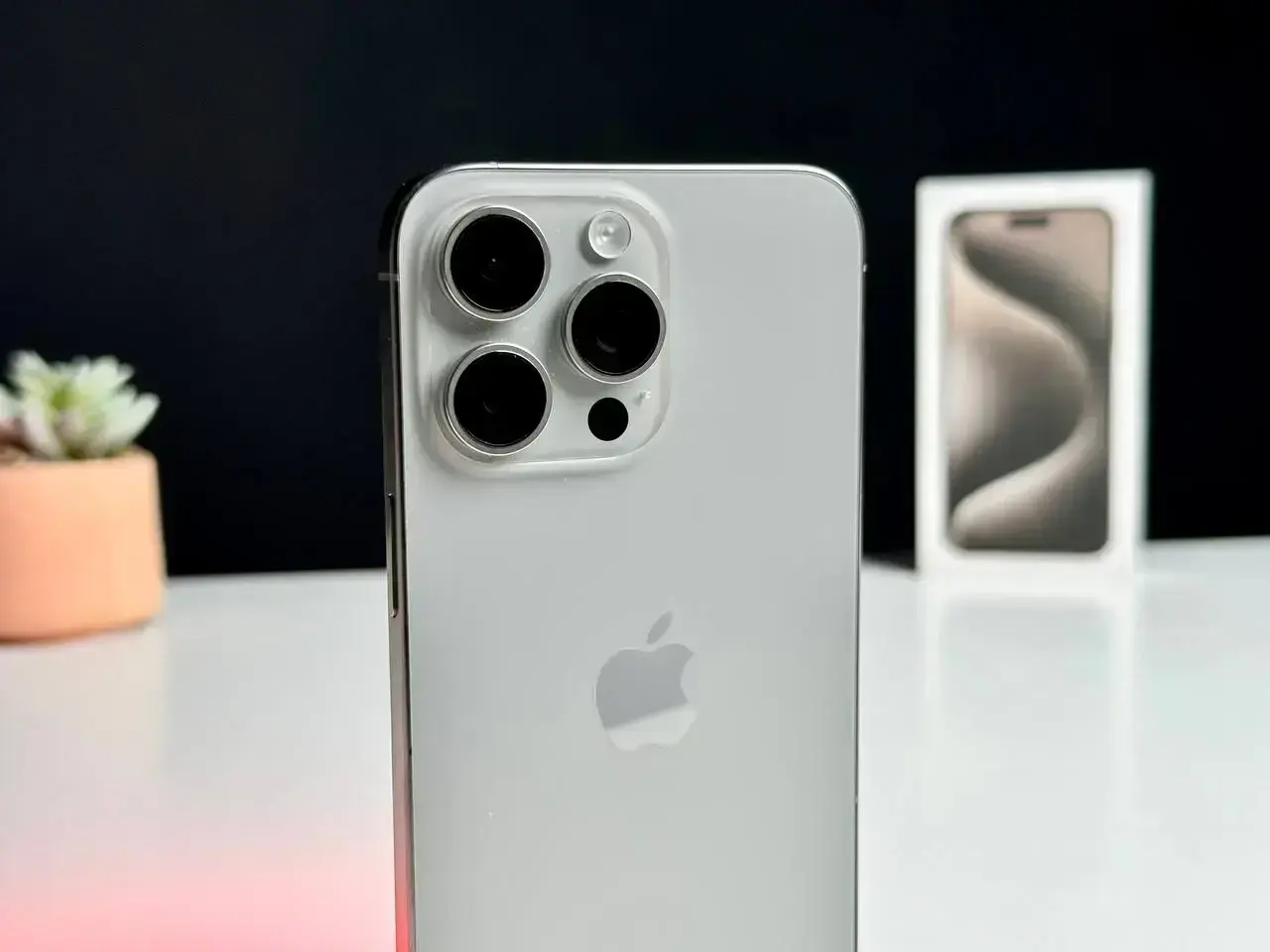 ВЖИВАНИЙ Apple iPhone 15 Pro Max 256GB Natural Titanium (MU793) - Стан: гарний | Акумулятор: 100% | Комплект: повний | Гарантія: 1 міс.