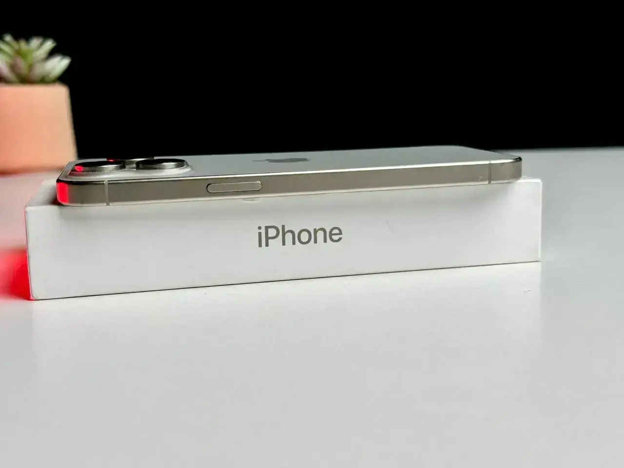 ВЖИВАНИЙ Apple iPhone 15 Pro Max 256GB Natural Titanium (MU793) - Стан: гарний | Акумулятор: 100% | Комплект: повний | Гарантія: 1 міс.
