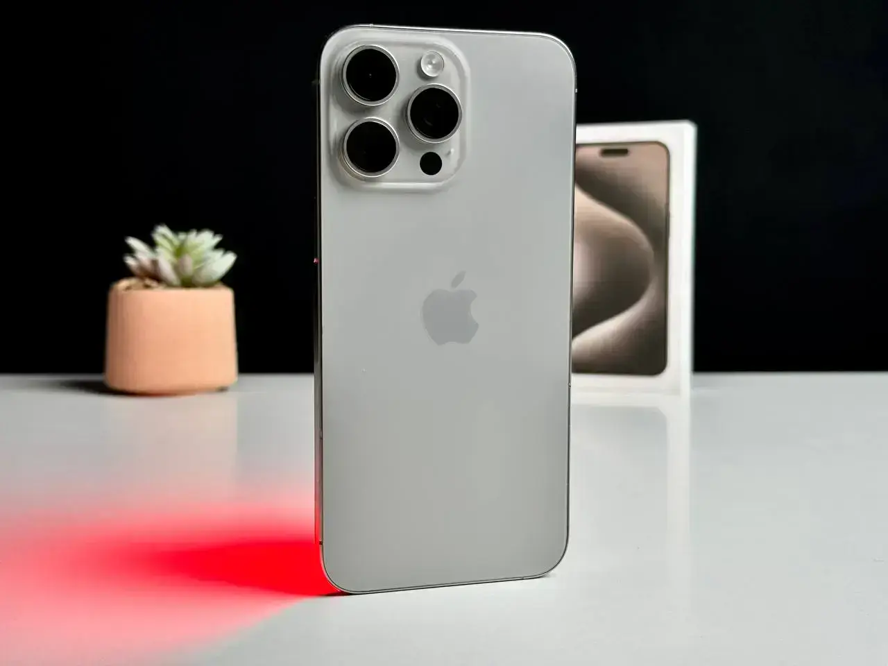 ВЖИВАНИЙ Apple iPhone 15 Pro Max 256GB Natural Titanium (MU793) - Стан: гарний | Акумулятор: 100% | Комплект: повний | Гарантія: 1 міс.