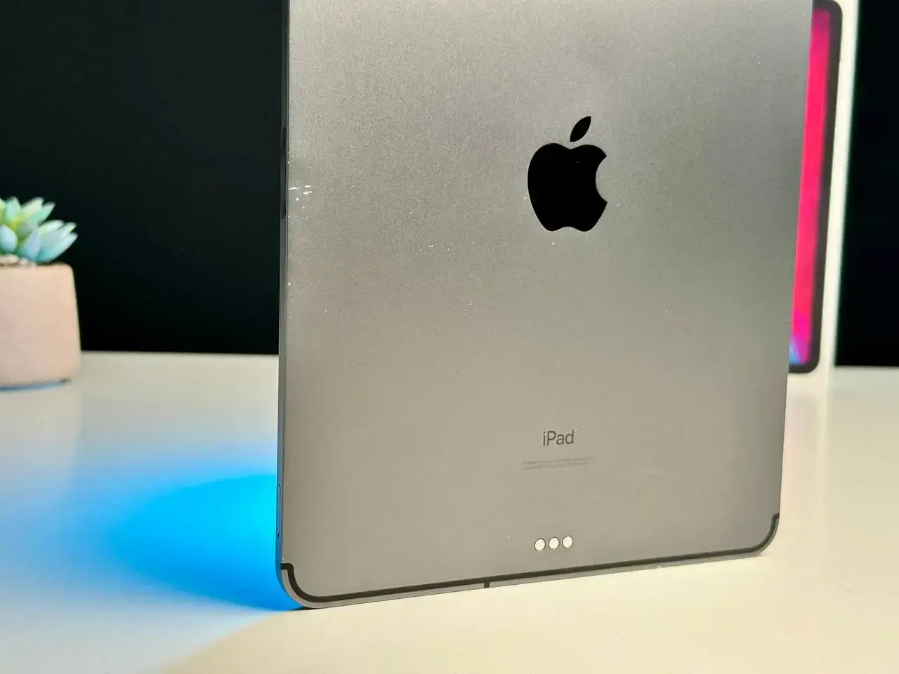 ВЖИВАНИЙ iPad Pro 11" 2020 Wi-Fi + Cellular 128GB Space Gray (MY332, MY2V2) - Стан: задовільний | Акумулятор: 86% | Комплект: коробка | Гарантія: 1 міс.