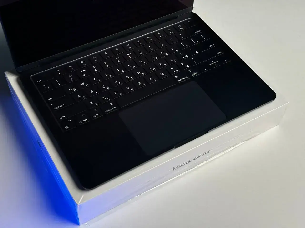 ВЖИВАНИЙ MacBook Air 13.6" Midnight 2022 (MLY33) - Стан: ідеальний | Акумулятор: 100% | Комплект: повний | Гарантія: 1 міс.