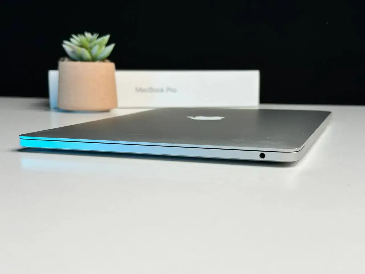 Б/У MacBook Pro 13" Silver (MPXU2) 2017 |i5|8GB|256SSD| - Состояние: удовлетворительный | Комплект: блок питания, кабель | Гарантія: 1 мес.