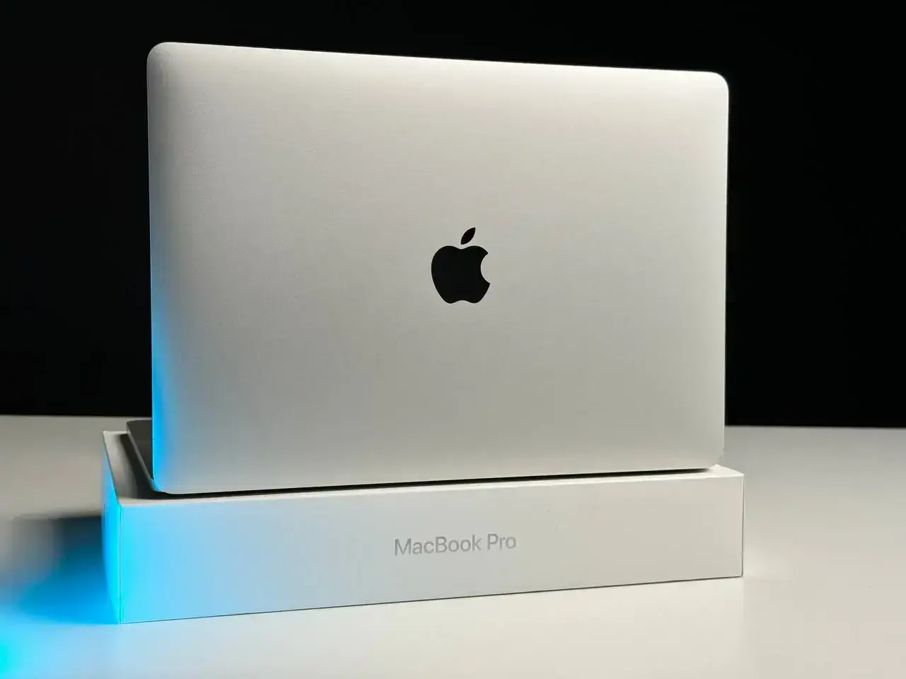 Б/У MacBook Pro 13" Silver (MPXU2) 2017 |i5|8GB|256SSD| - Состояние: удовлетворительный | Комплект: блок питания, кабель | Гарантія: 1 мес.