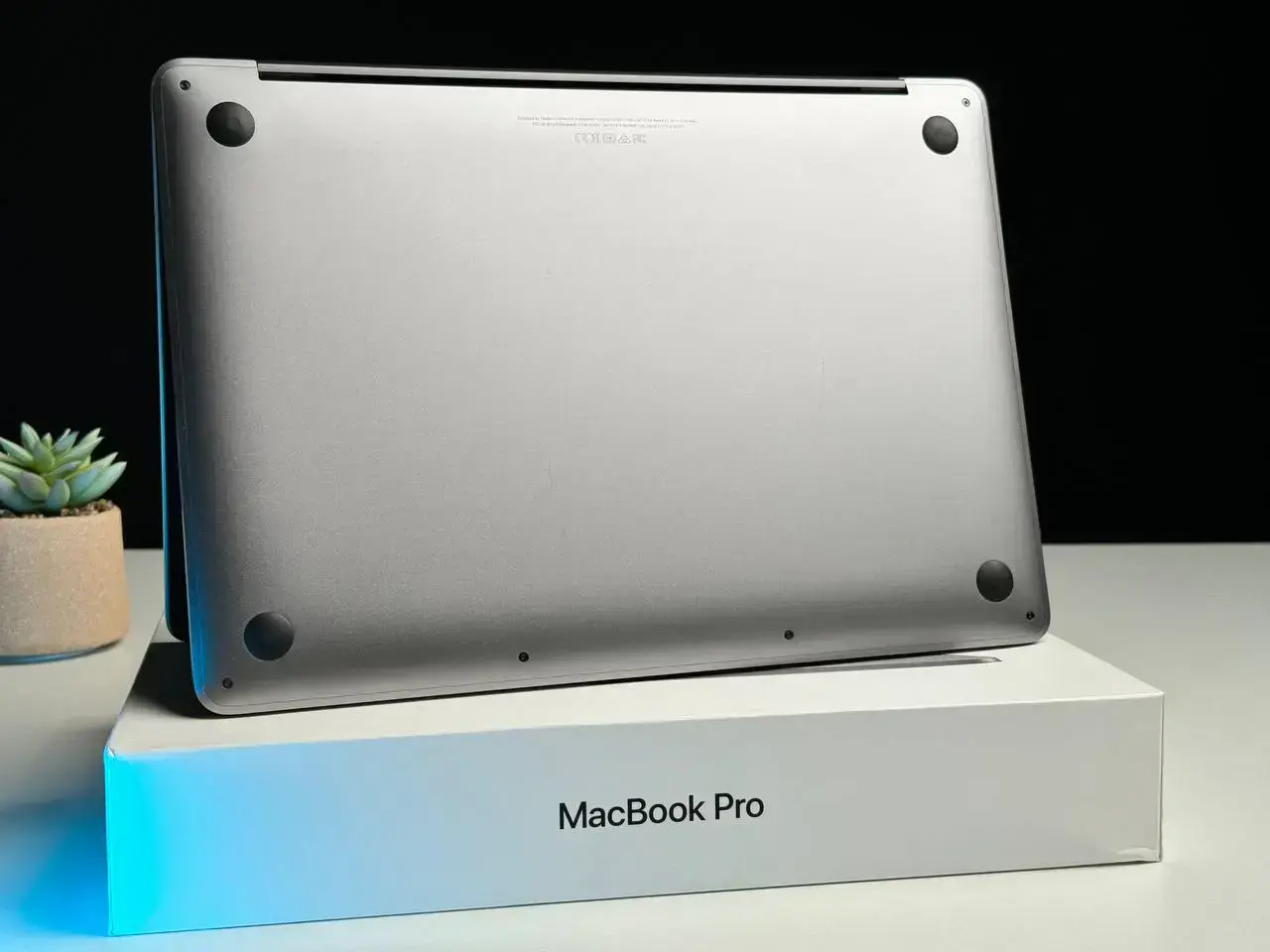 ВЖИВАНИЙ MacBook Pro 13" Space Gray (MPXT2) 2017 - Стан: гарний | Комплект: повний | Гарантія: 1 міс.