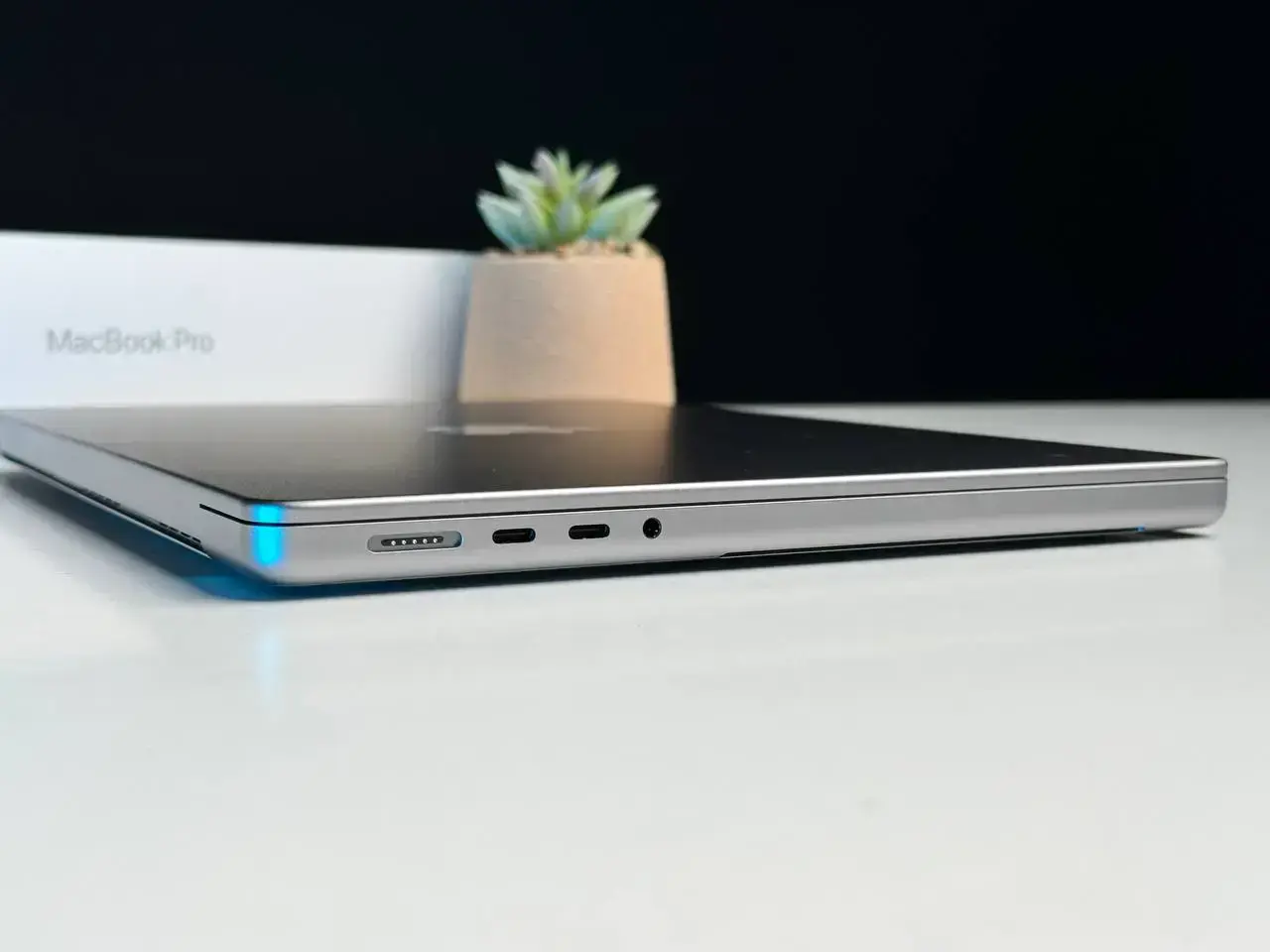 ВІТРИННИЙ MacBook Pro 14" Space Gray 2023 (Z17G000NW) - Стан: ідеальний | Комплект: повний | Гарантія: 3 міс.