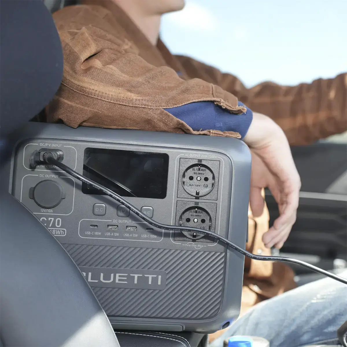 Портативна зарядна станція BLUETTI AC70 Portable Power Station | 1000W 768Wh