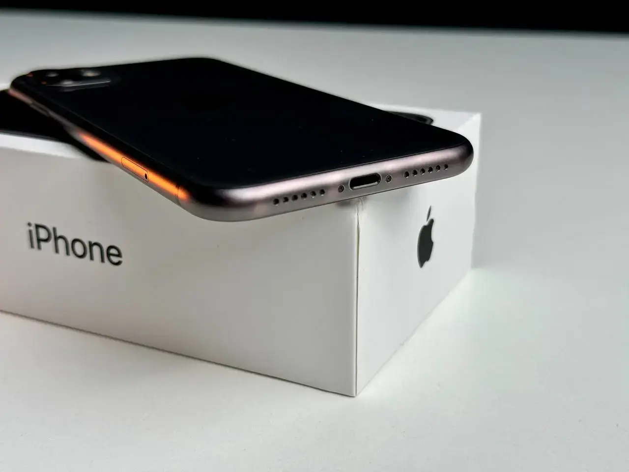 Б.У. Apple iPhone 11 256GB Black (MWLL2)