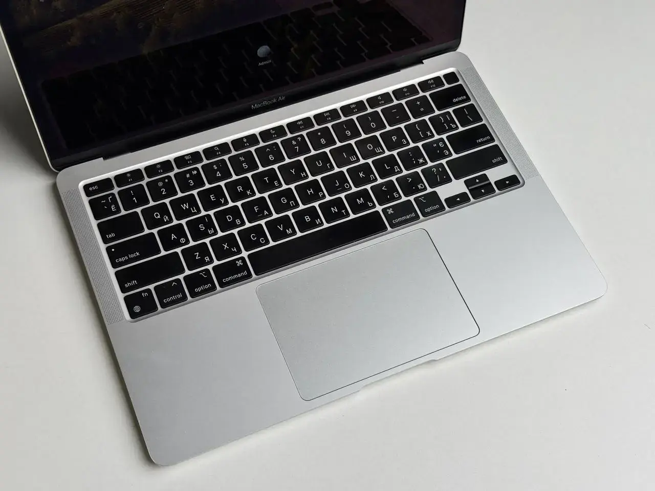 ВЖИВАНИЙ MacBook Air 13" Silver 2020 (MGN93) - Стан: задовільний | Комплект: повний | Гарантія: 3 міс.
